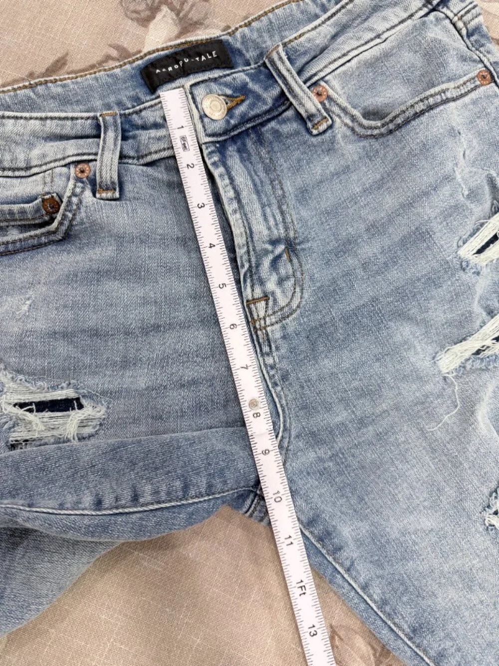 Aeropostale Light Wash Distressed Denim Shorts Sz 30 Raw Hem Stretch Jean Shorts